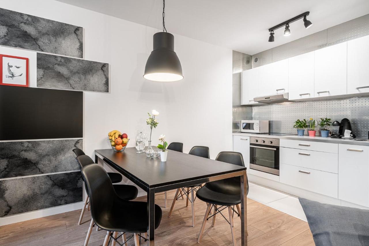 Solny Square Apartment